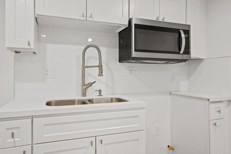 More Photos Of 2364-2370 Lime Ave, Long Beach Multifamily For Sale