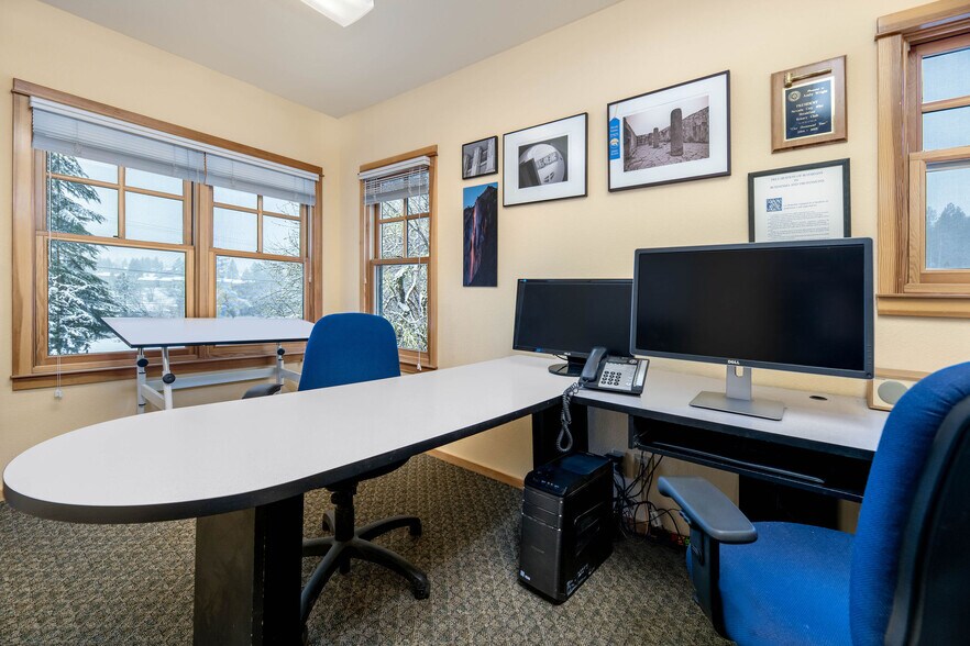 More Photos Of 1072 E Main St, Grass Valley Office For Sale