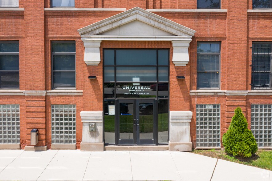More Photos Of 700 N Sacramento Blvd, Chicago Loft Creative Space For Lease