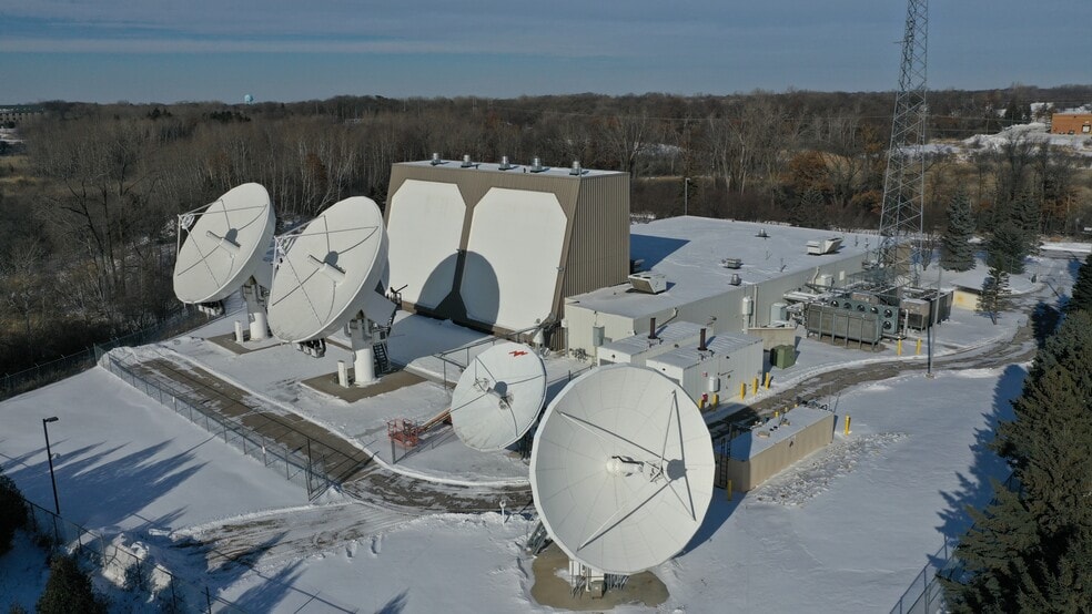 Primary Photo Of 6287 32nd St N, Oakdale Radio TVTransmission Facilities For Sale