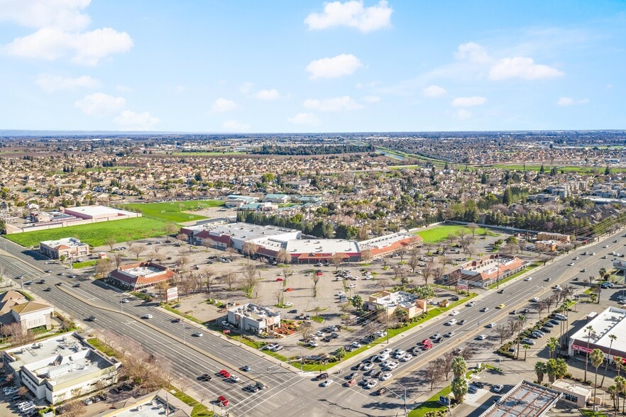 More Photos Of 5309 Carrington Cir, Stockton Healthcare For Sale