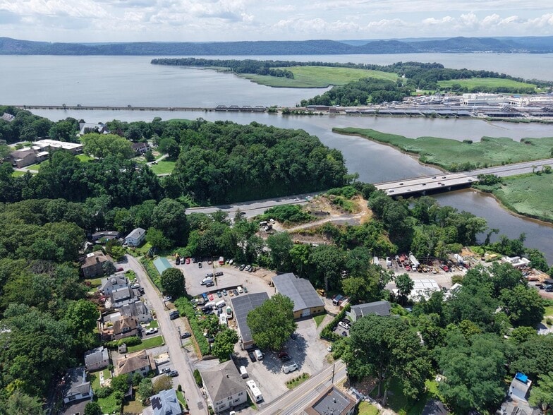 More Photos Of 37A Old Albany Post Rd, Ossining Warehouse For Sale