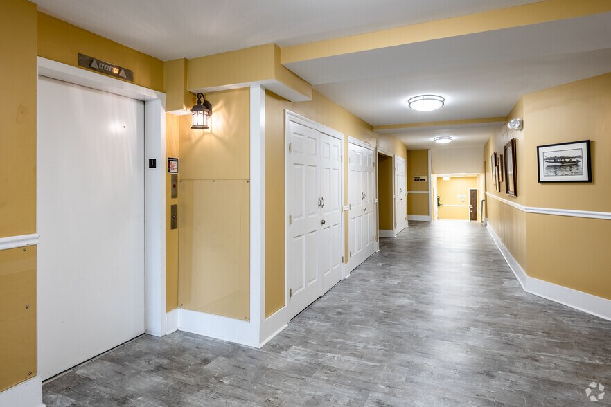 More Photos Of 720 King Georges Post Rd, Fords Office For Lease