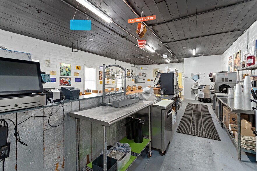 More Photos Of 201 E Bluff St, Woodville Restaurant For Sale