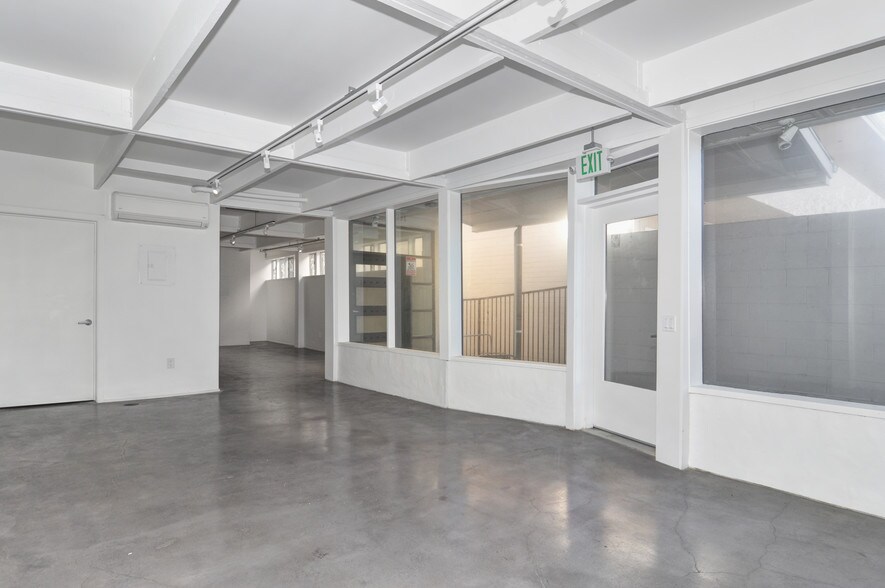 More Photos Of 687-691 S Coast Hwy, Laguna Beach Storefront Retail Office For Sale