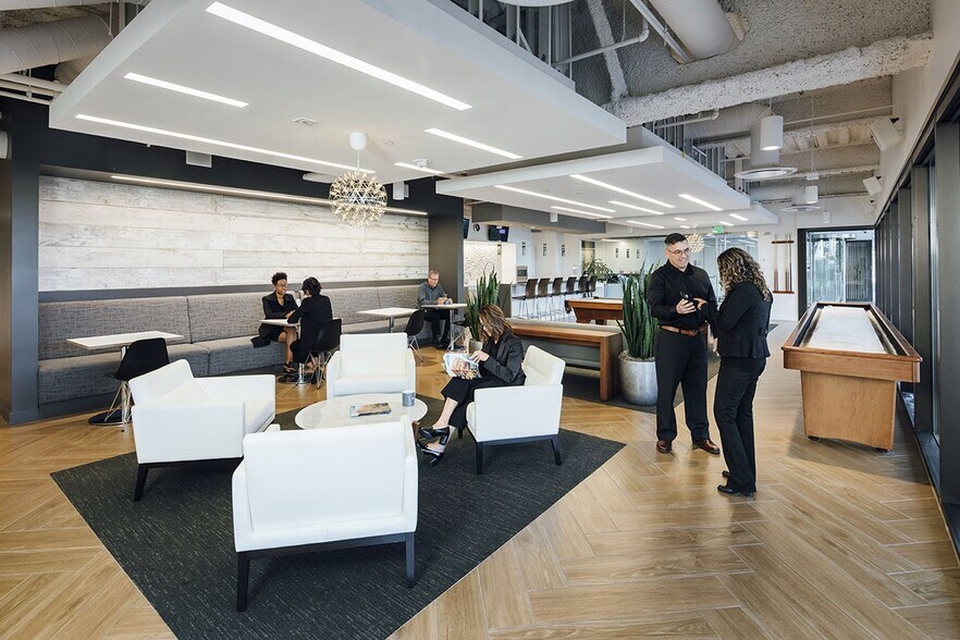More Photos Of 1900 Powell St, Emeryville Office For Lease