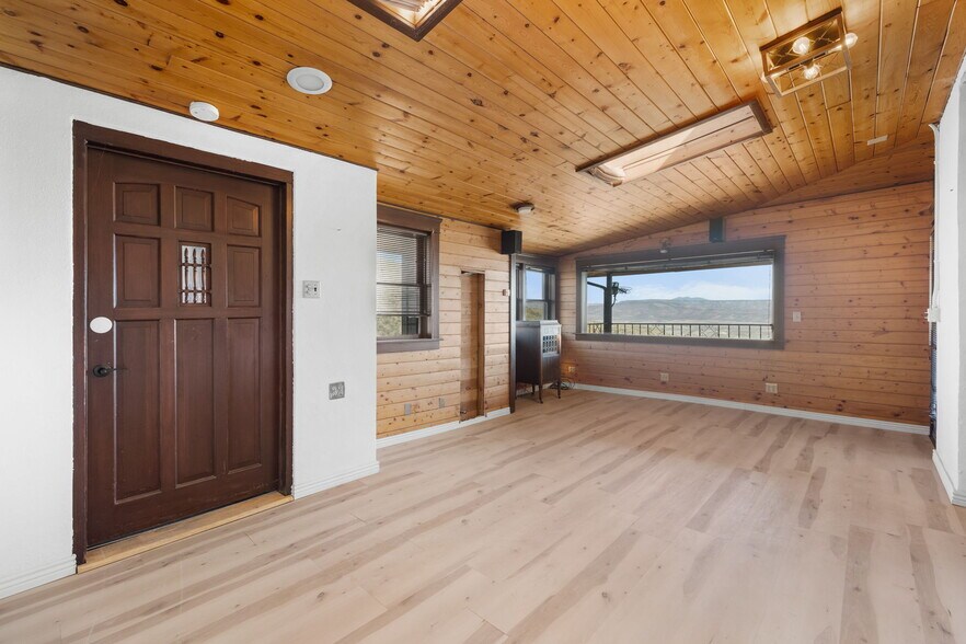 More Photos Of 222 First Ave, Jerome Multifamily For Sale