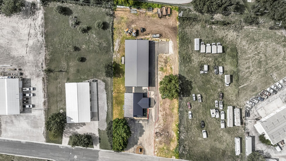 More Photos Of 117 Commerce Ave, Boerne Office For Sale