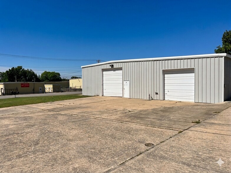 More Photos Of 125 Porter Industrial Rd, Clarksville Warehouse For Lease