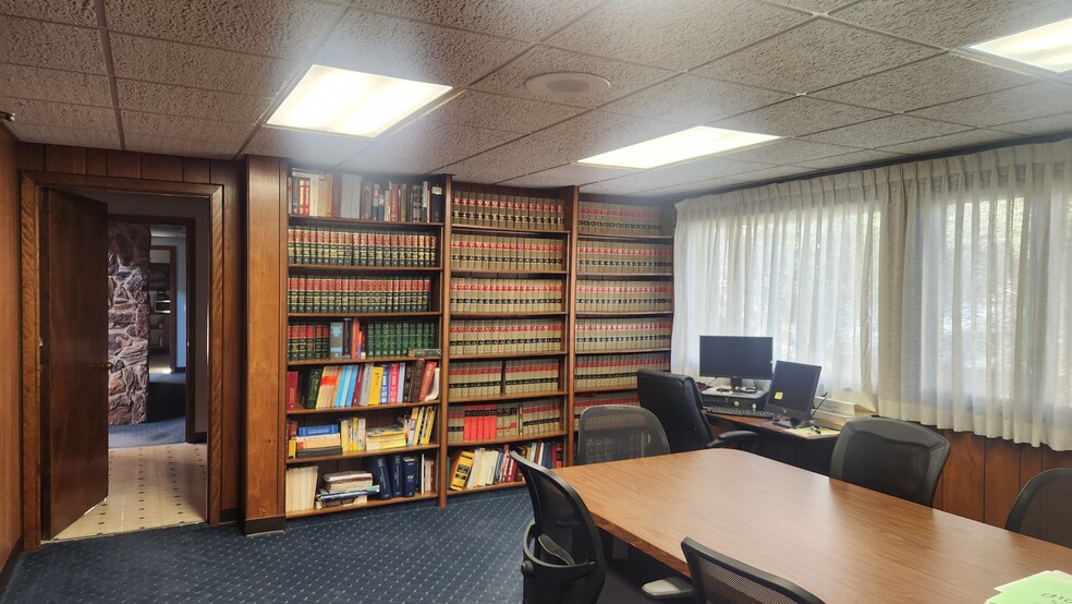 More Photos Of 155 Plymouth Rd, Saginaw Office For Sale