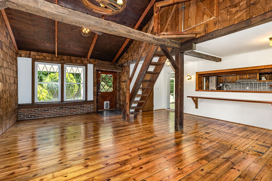 More Photos Of 6908 S Roxbury Mill Rd, Spotsylvania Flex For Sale