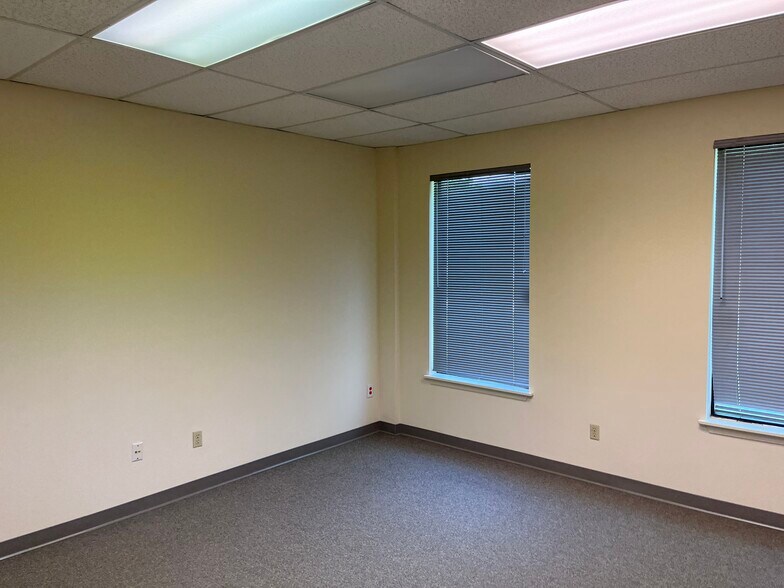 More Photos Of 3948 Sunbeam Rd, Jacksonville Office For Lease