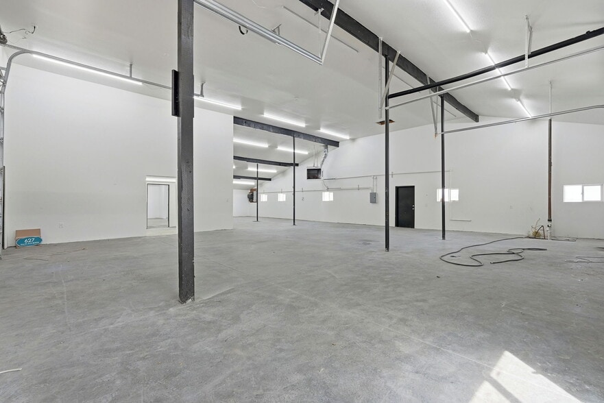 More Photos Of 627 S 31st St, Colorado Springs Light Manufacturing For Sale
