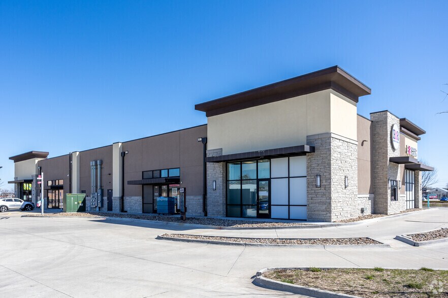 More Photos Of 1510 Ankeny Blvd, Ankeny Storefront Retail Office For Lease
