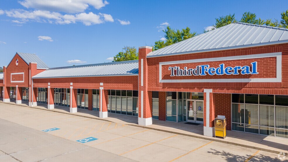 More Photos Of 11928 Montgomery Rd, Cincinnati Unknown For Lease
