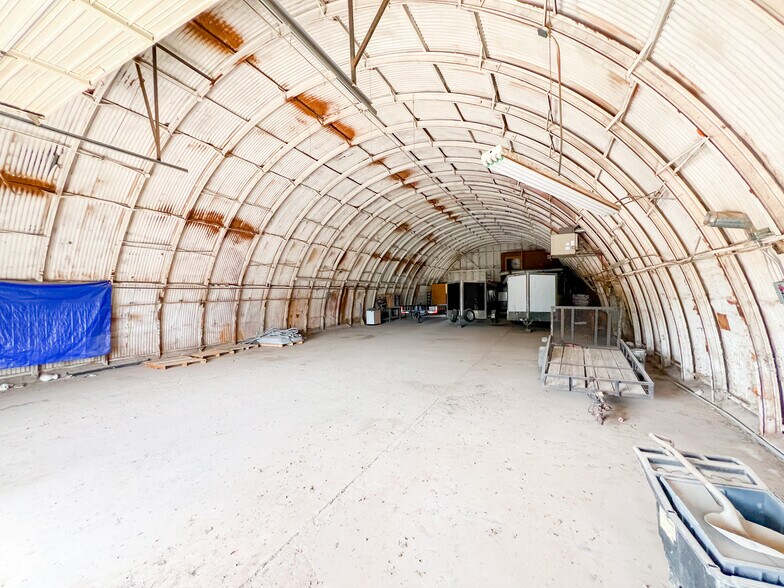 More Photos Of 1001-1009 W Industrial Ave, Midland Warehouse For Sale