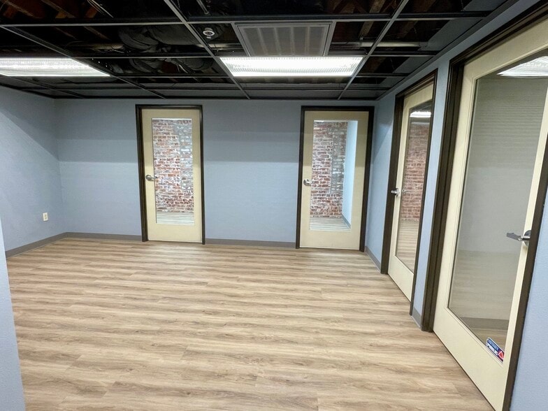 More Photos Of 1250-1252 FULTON St, Fresno Storefront Retail Office For Lease