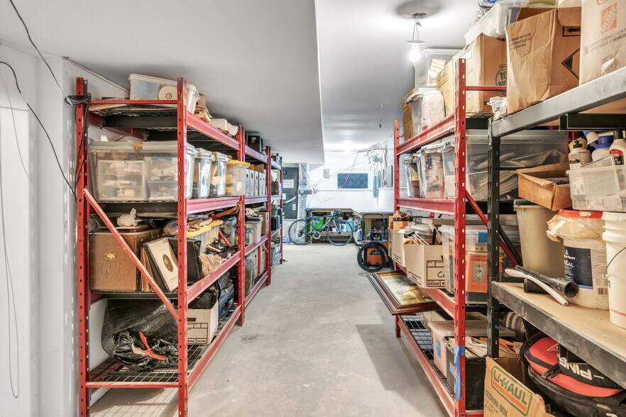 More Photos Of 117 SW Huxley Rd, Knoxville Medical For Sale