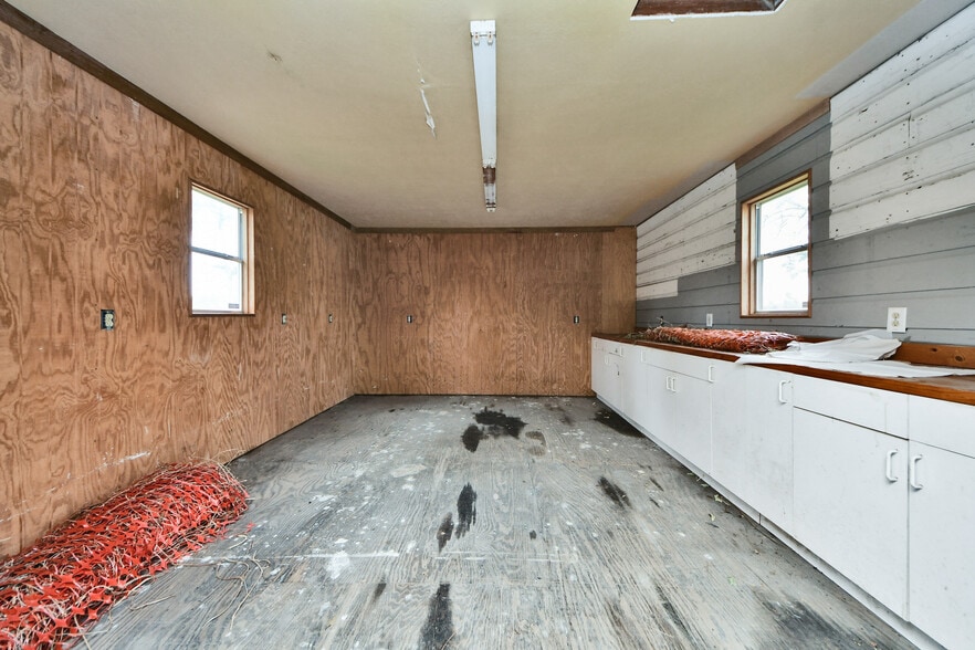 More Photos Of 5310 Logston Ln, Spring Flex For Sale