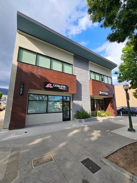 More Photos Of 2355-2357 Honolulu Ave, Montrose Serviced Offices For Lease