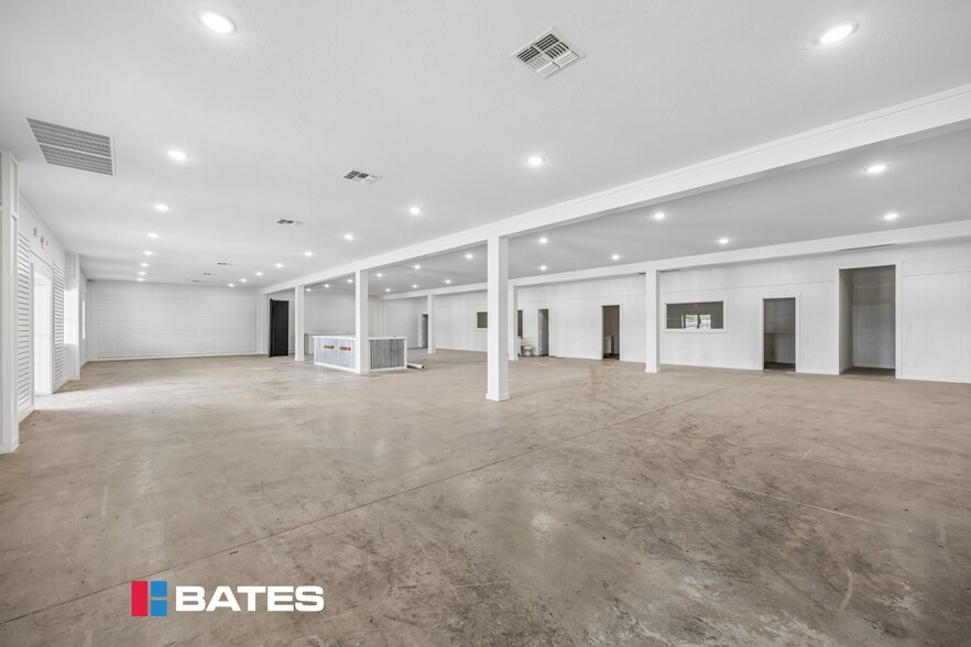 More Photos Of 5200 N I-45 Hwy, Ennis Unknown For Lease