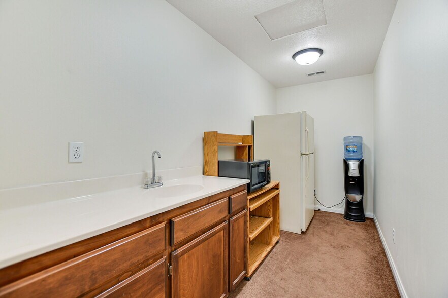 More Photos Of 34590 W County Line Rd, Yucaipa Storefront Retail Office For Lease