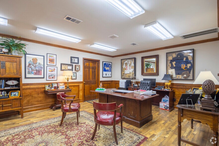 More Photos Of 847 W Main St, Lake City Warehouse For Lease