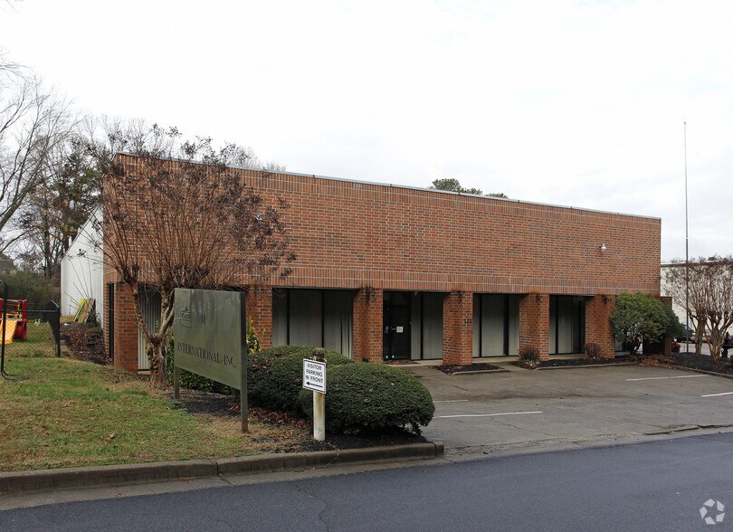 More Photos Of 121 Bells Ferry Ln, Marietta Distribution For Lease