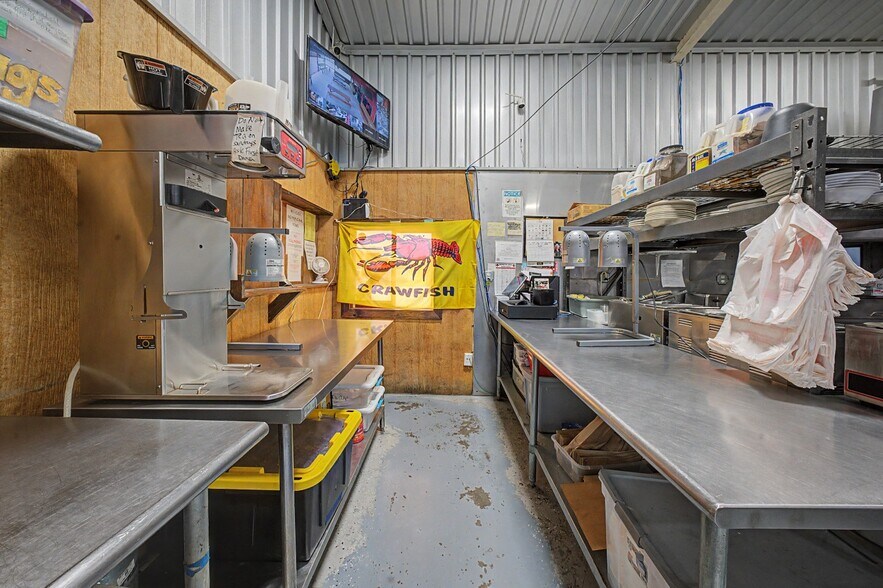 More Photos Of 1412 S Margaret Ave, Kirbyville Restaurant For Sale