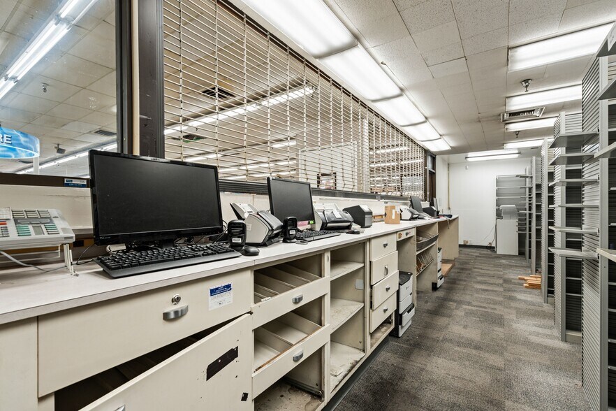More Photos Of 1701 Airline Hwy, Hollister Freestanding For Lease