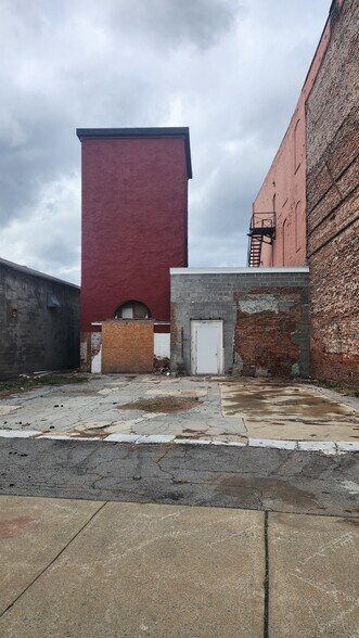 More Photos Of 125 Oneida St, Oneida Storefront Retail Office For Sale