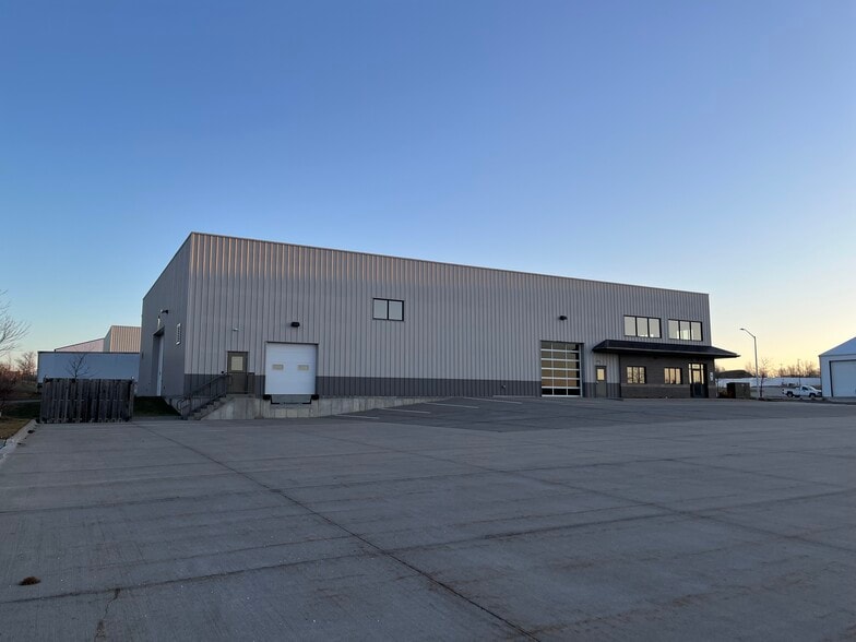 More Photos Of 1115 S Bell Ave, Ames Warehouse For Lease