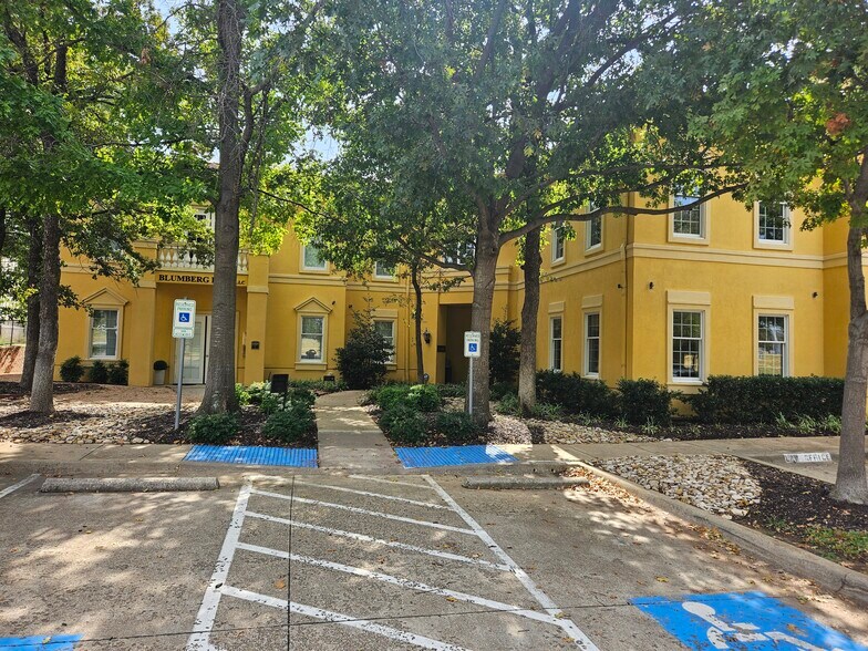 More Photos Of 2304 W Interstate 20, Arlington Office For Lease