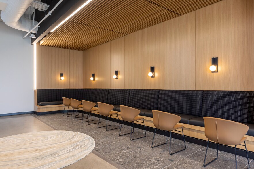 More Photos Of 450 N Freeport Pky, Coppell Office For Lease