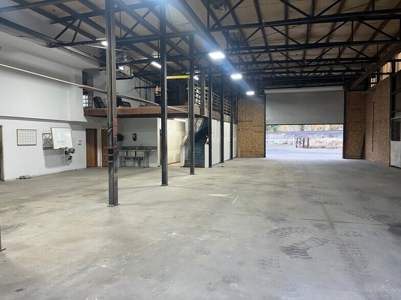 More Photos Of 202132 E 25th Ave, Kennewick Warehouse For Lease