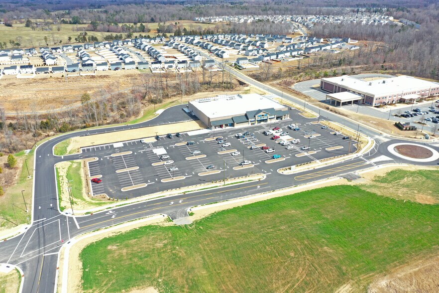 More Photos Of 1127 Charlotte Hwy, Troutman Supermarket For Lease
