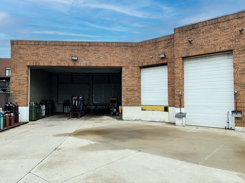 Primary Photo Of 3223 N Elston Ave, Chicago Industrial For Lease