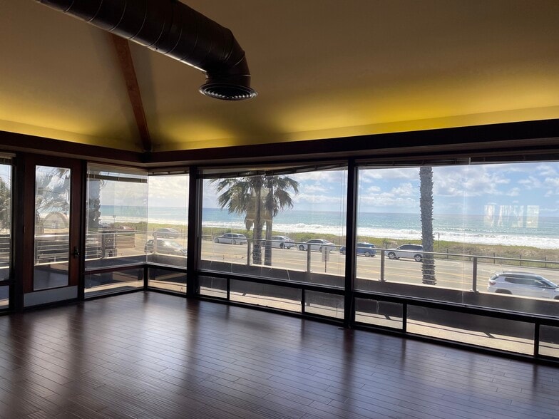 More Photos Of 2611 S Coast Highway 101, Cardiff By The Sea Office For Lease