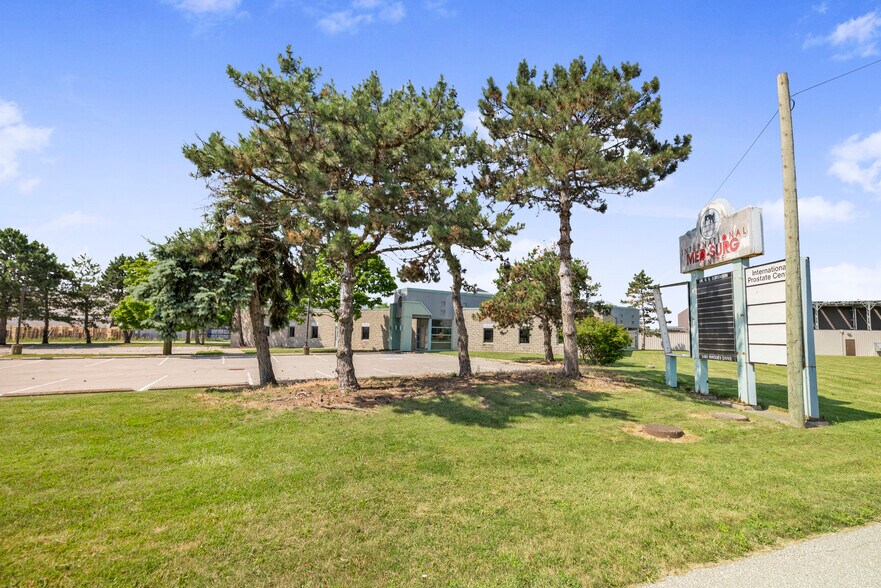 More Photos Of 3405 Rhodes Dr, Windsor Medical For Lease