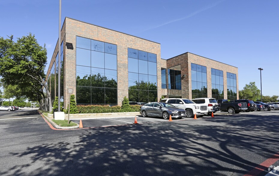 More Photos Of 17120 N Dallas Pky, Dallas Office For Lease