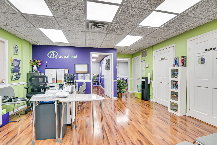 More Photos Of 894 Green St, Iselin Office For Sale