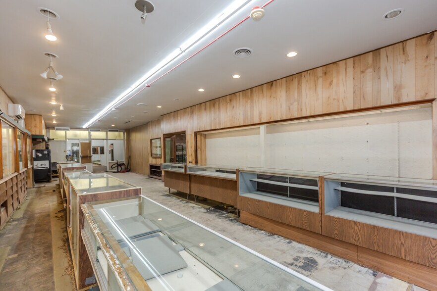 More Photos Of 1243 Main St, West Warwick General Retail For Sale