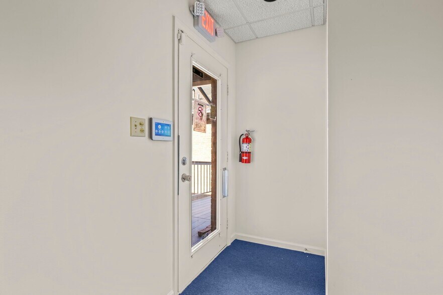 More Photos Of 73 E Wilson Bridge Rd, Worthington Office For Sale