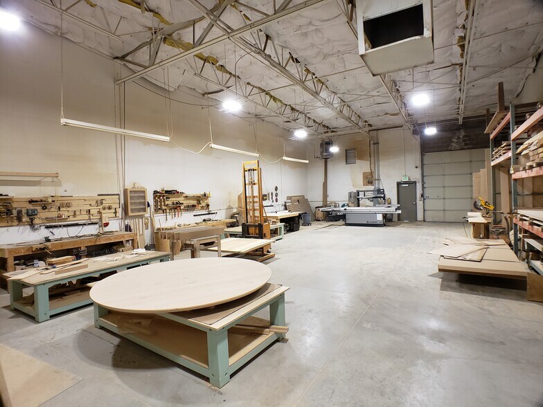 More Photos Of 215 N Redwood Rd, North Salt Lake Flex For Lease