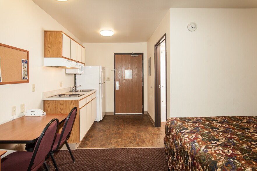 More Photos Of 7958 Interstate 35 Access Rd, San Antonio Hotel For Sale