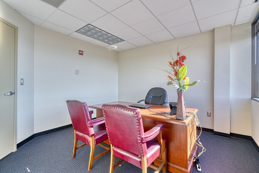 More Photos Of 438 N Frederick Ave, Gaithersburg Medical For Sale