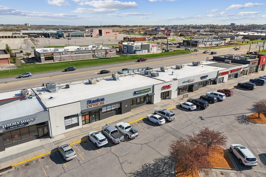 More Photos Of 1505-1527 E San Marnan Dr, Waterloo Unknown For Lease