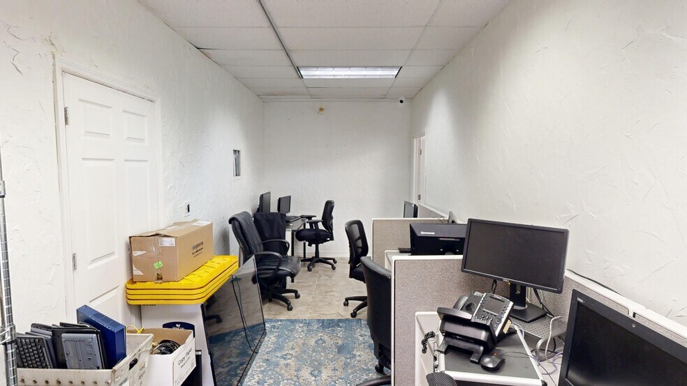 More Photos Of 2020 N Orange Ave, Orlando Storefront Retail Office For Sale