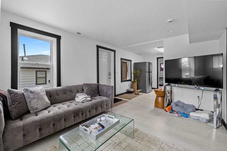 More Photos Of 1113 10th St NW, Minot Multifamily For Sale