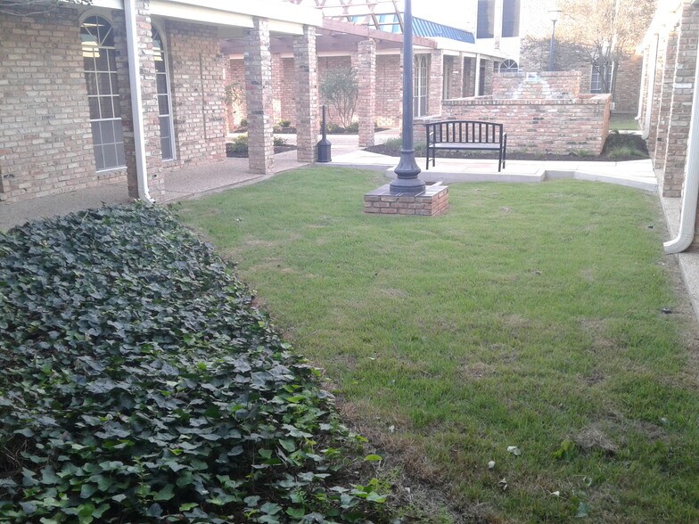 More Photos Of 1205 N State Highway 123, San Marcos Office For Lease